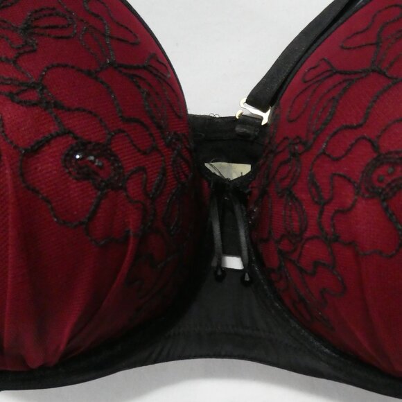 AG - ASHLEY GRAHAM | 40 DDD | Burgundy & Black Lace Detail Bra | Double Straps - Picture 4 of 16